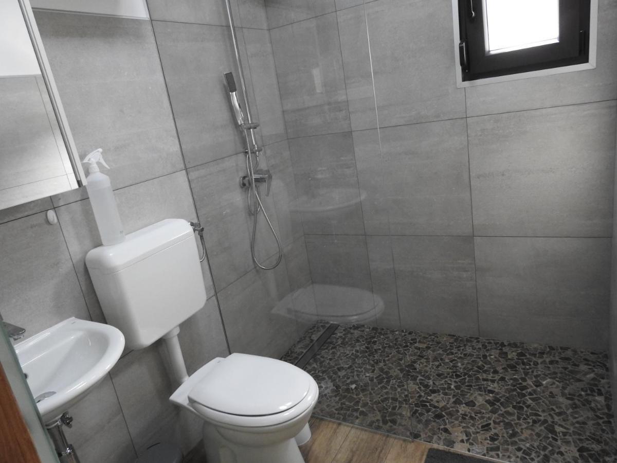 Pocitniski Hisici - Small Holiday Houses Ajdovščina Εξωτερικό φωτογραφία